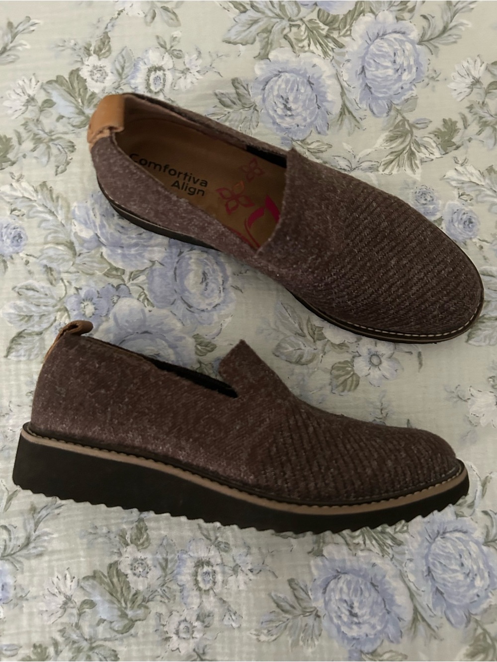 Comfortiva Align Brown  Slip On Comfort Sneakers Womens Size 6.5W